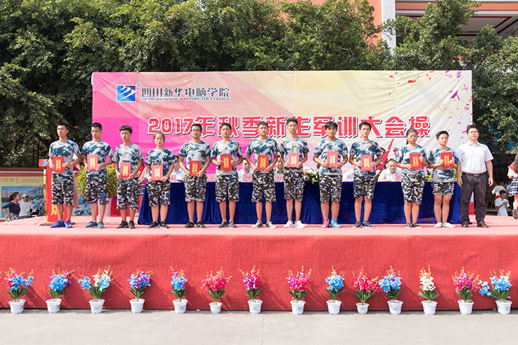 <b>秋季軍訓會操完滿結束，新生面貌煥然一新</b>