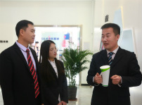 <b>央視關(guān)注新華模式，新華互聯(lián)網(wǎng)科技連續(xù)登陸央視</b>