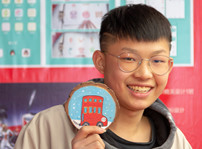 <b>我想高薪就業(yè)，零基礎(chǔ)的初中生現(xiàn)在學(xué)還晚不晚？</b>