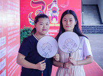 <b>在校學習不到一年，半年收入6W+,她們是如何做到的？</b>