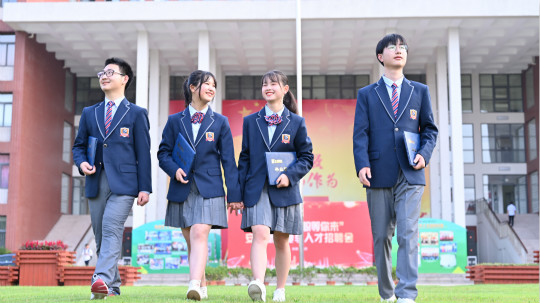 <b>兩會(huì)速遞 | 暖心，讓每個(gè)孩子都有人生出彩的機(jī)會(huì)！</b>