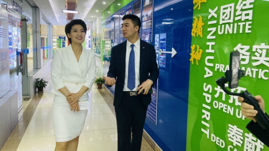 <b>四川新華電腦學(xué)院雙選會(huì)現(xiàn)場，人才爭奪戰(zhàn)正式打響！</b>