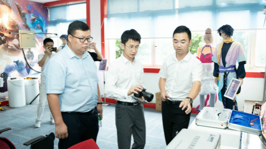 <b>央視頻云端夏令營(yíng)攜手新華電腦，開(kāi)啟動(dòng)漫設(shè)計(jì)小課堂！</b>