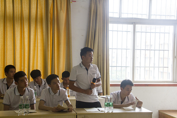 與校友面對(duì)面交流，大家都聊得非常開心