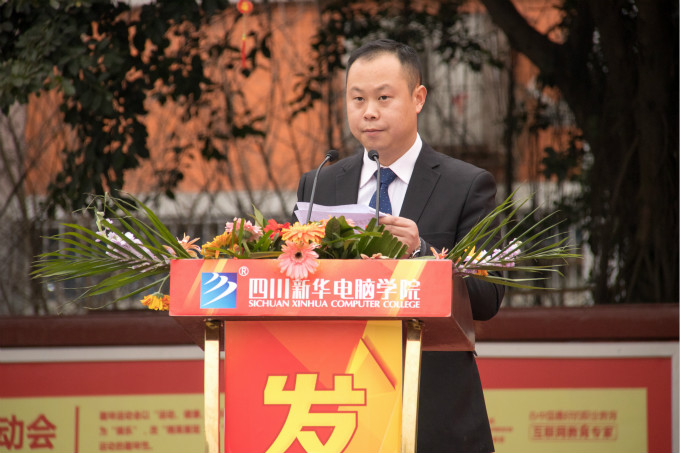 軍訓(xùn)會(huì)操表演，青春與奮進(jìn)的完美結(jié)合！