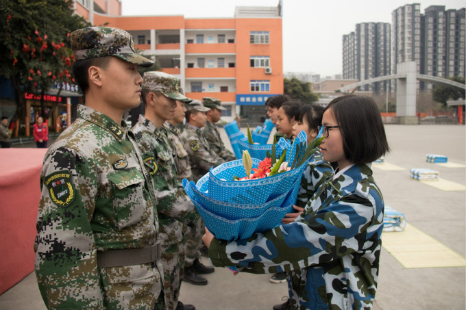 軍訓(xùn)會(huì)操表演，青春與奮進(jìn)的完美結(jié)合！