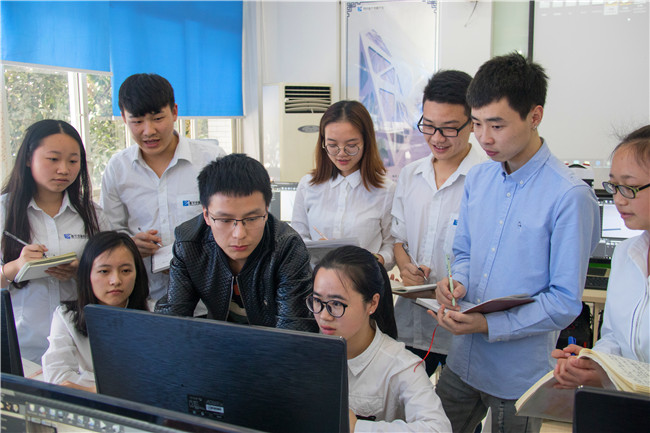 企業(yè)項目實訓，VR技術大咖空降課堂