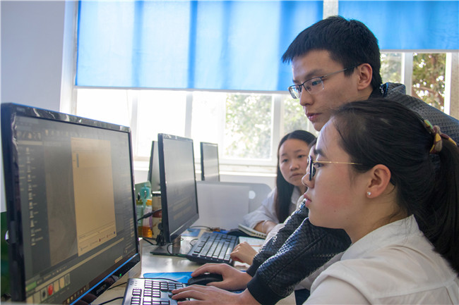 企業(yè)項目實訓，VR技術大咖空降課堂