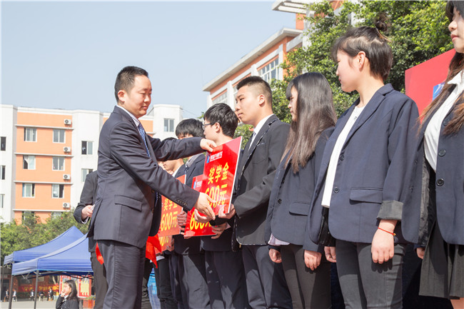 畢業(yè)了：感恩母校，放飛夢(mèng)想！