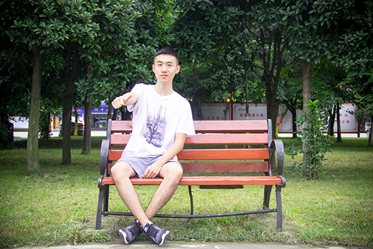 喜歡做軟件開(kāi)發(fā)，來(lái)校學(xué)云計(jì)算專業(yè)