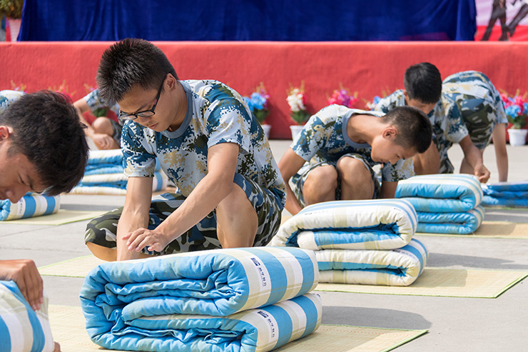 秋季軍訓會操完滿結束，新生面貌煥然一新