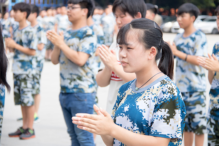 秋季軍訓會操完滿結束，新生面貌煥然一新