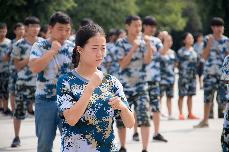 秋季軍訓會操完滿結束，新生面貌煥然一新