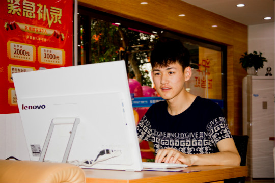 時(shí)光，請(qǐng)你走的慢一些