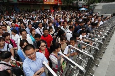 高考倒計(jì)時(shí)！莫言送考：這里從來(lái)都不是一個(gè)人的戰(zhàn)場(chǎng)