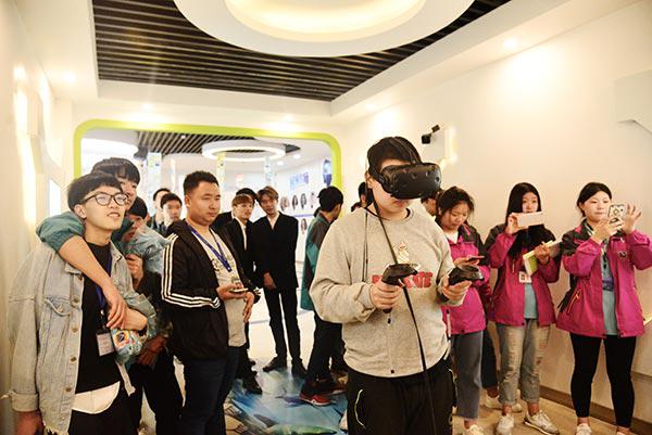 首批95后畢業(yè)生薪資到手五千多 IT收入高 是什么拉大了收入差距？