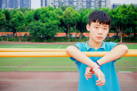 花無重開日，人無再少年