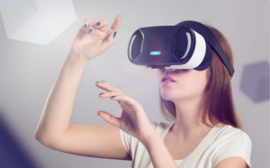 老師來了·與你一起期待《VR場景交互應用》這堂課！
