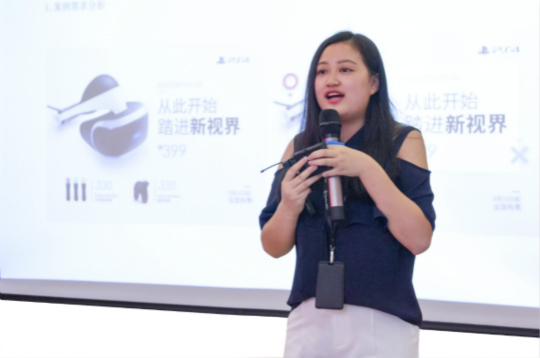 老師來了—VIP講師為新華學(xué)子帶來設(shè)計(jì)的第一堂課