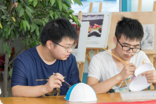 魅力面具 青春正好—四川新華面具彩繪大賽high！high！high！