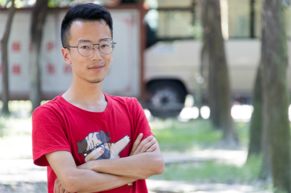 不安現(xiàn)狀，社會(huì)闖蕩十年，選擇新華重新出發(fā)
