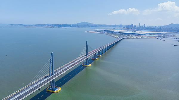 港珠澳大橋今日正式運(yùn)營:打破海上橋梁工程極限