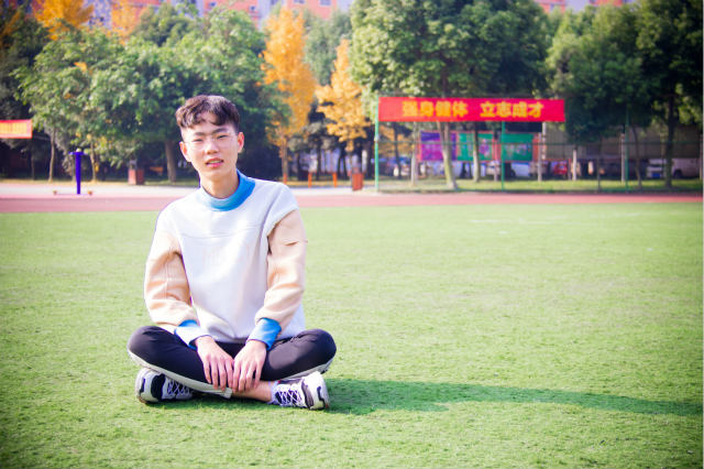 一見鐘情的電競見之不忘，思之如狂