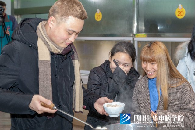 團團圓圓慶元宵，四川新華玩出新花樣