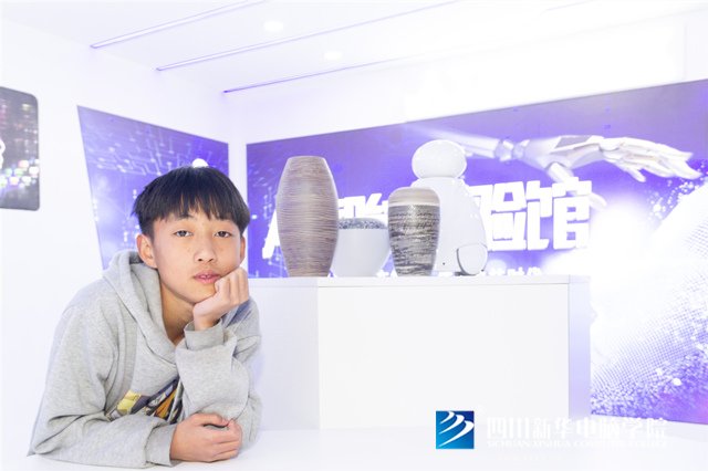 看臉時代的零零后，如何擺脫枷鎖、負重前行