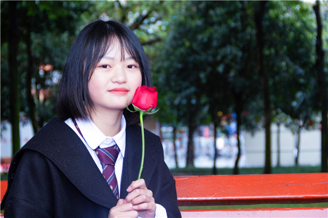 #三月女人天，陽(yáng)光少女節(jié)#為你歡喜的她投上一票