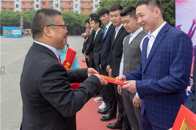 新華畢業(yè)季，明媚不憂傷