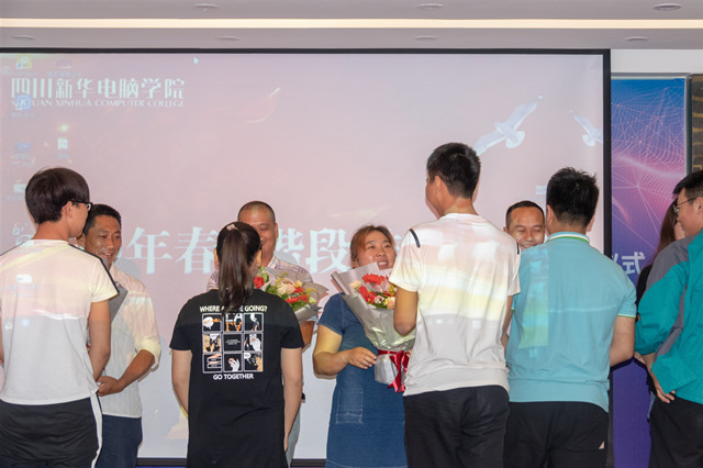 結課答辯分享會：半年收入6萬+，她們是怎么做到的？