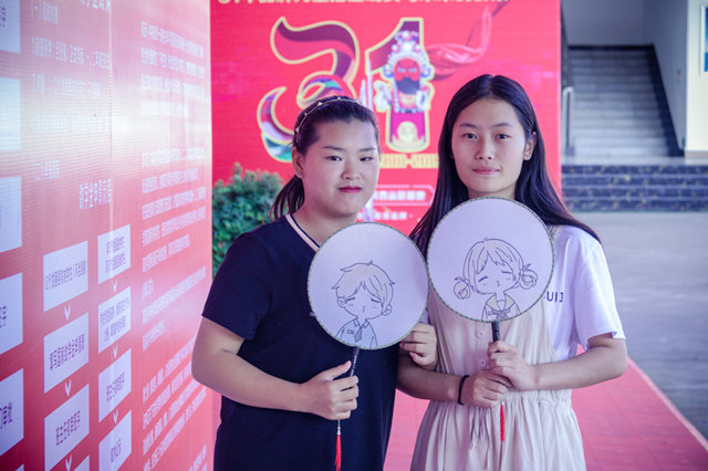 在校學(xué)習(xí)不到一年，半年收入6W+,她們是如何做到的？