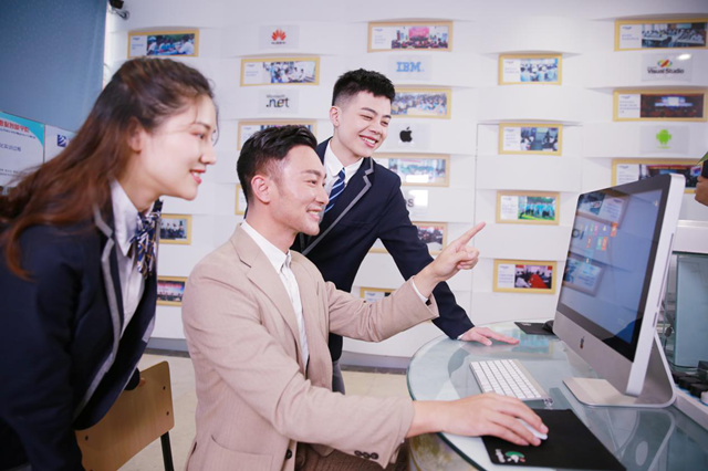 帶你走出傳統(tǒng)課堂的新華云課堂，你需要了解一下！