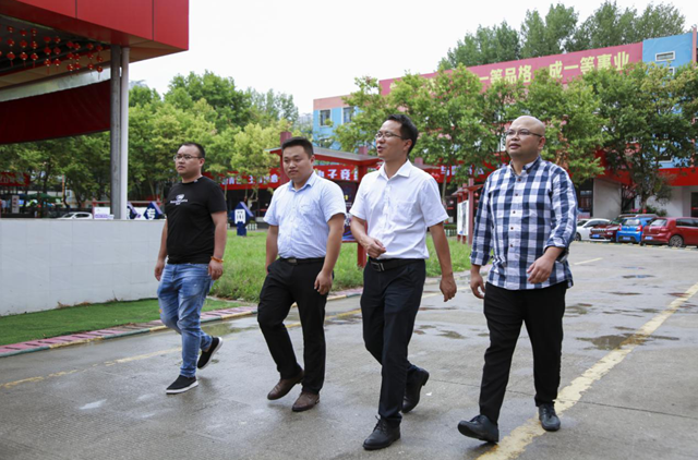 創(chuàng)業(yè)故事:我想把家鄉(xiāng)的少數民族文化帶出深山