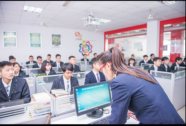 初高中畢業(yè)，學(xué)這個(gè)專業(yè)好就業(yè)!