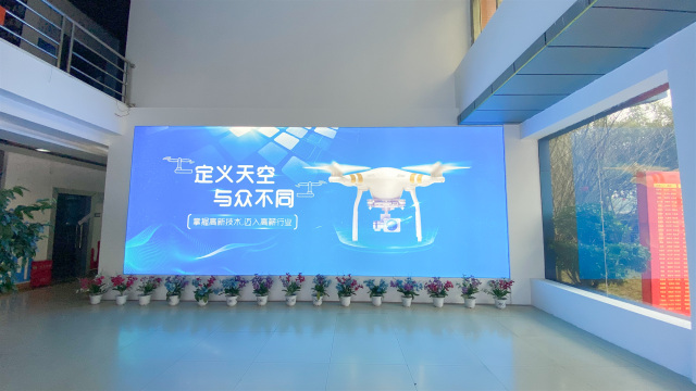 選擇新華學(xué)無人機(jī)，圓我“飛手”夢