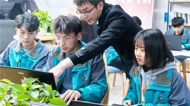 國家發(fā)布16個新職業(yè)—人工智能看新華