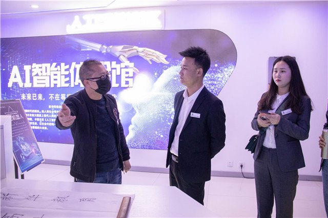 企業(yè)進(jìn)校搶人才，足不出戶就好業(yè)