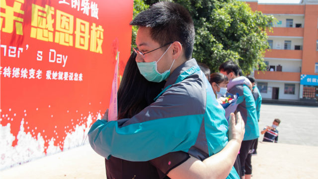 母親節(jié)：人生的舞臺(tái)上，母愛從不缺席