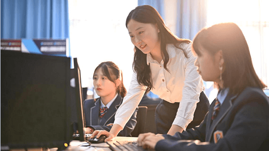 <b>來四川新華，給你一個(gè)燦爛的前程！</b>