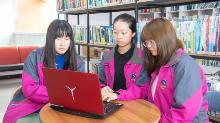 四川新華第十一屆“新華杯”全國職業(yè)技能大賽決賽啟動儀式正式開幕！