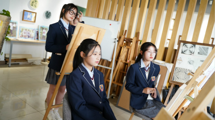 據(jù)說，他是中國(guó)互聯(lián)網(wǎng)界有錢人中最快樂的那一個(gè)？