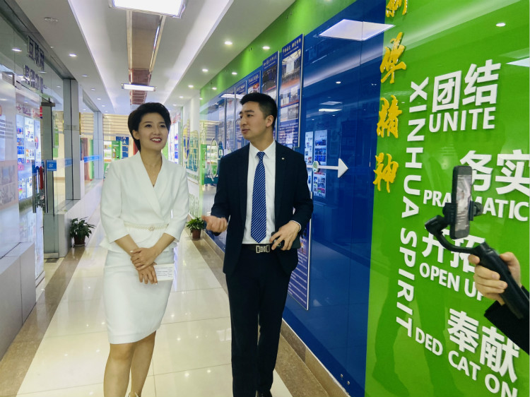 四川新華電腦學(xué)院雙選會現(xiàn)場，人才爭奪戰(zhàn)正式打響！