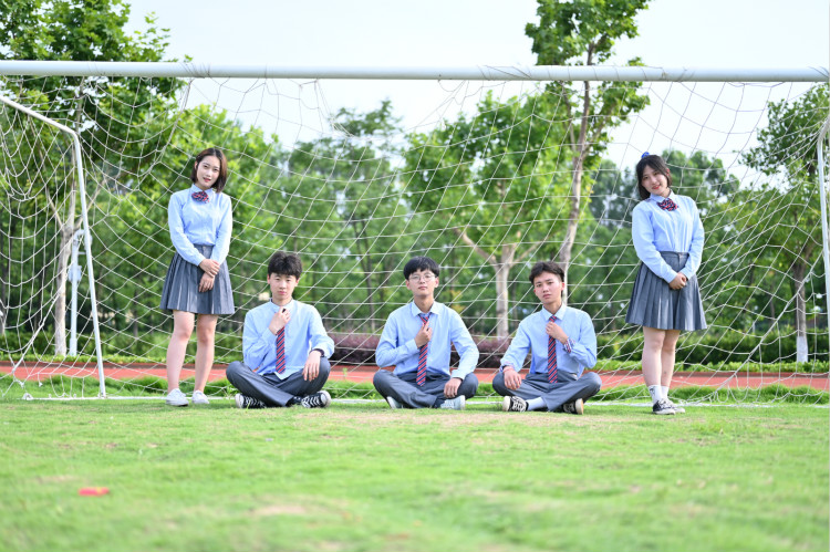 為什么總勸你來(lái)校實(shí)地考察？好學(xué)校不怕比較！