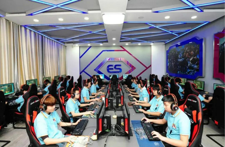 為什么總勸你來(lái)校實(shí)地考察？好學(xué)校不怕比較！