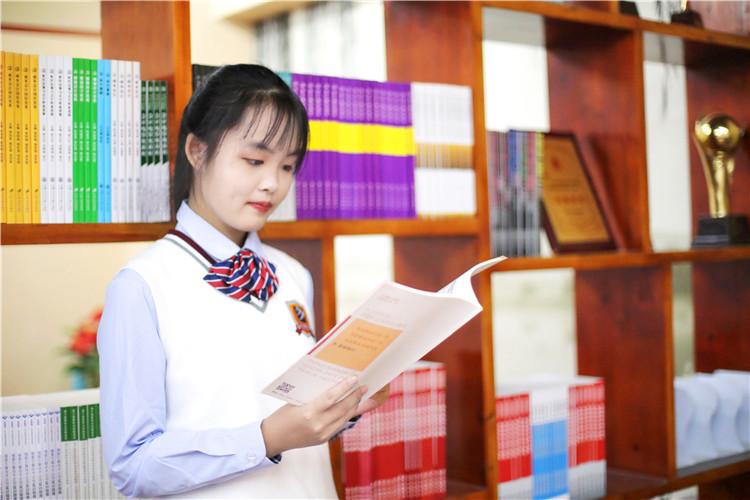 媒體關(guān)注:職業(yè)教育聚焦“真本事” 新華引路學(xué)子“好前程”