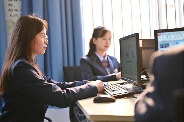 初高成績不理想，找職校？女生學(xué)什么專業(yè)好？