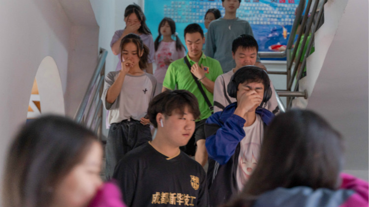 消防演練走進(jìn)四川新華，筑牢安全防火墻