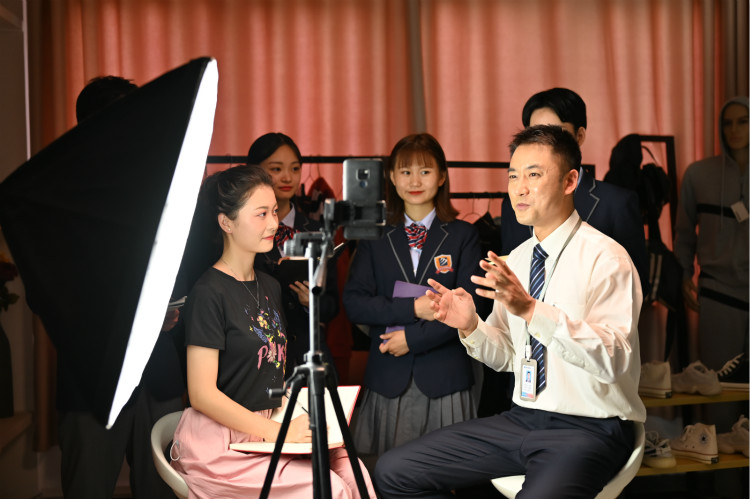 中高考結(jié)束選什么專業(yè)就業(yè)好？讓他們告訴你！